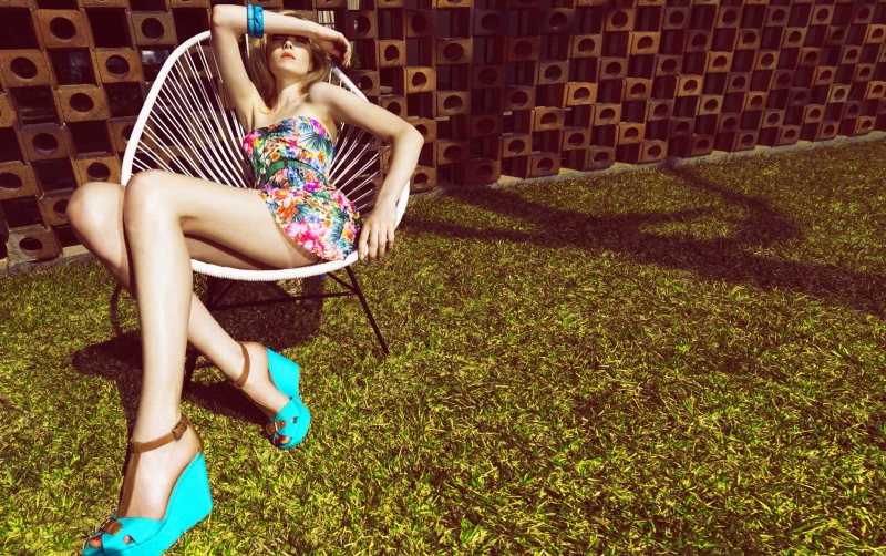 Stradivarius Brighten Me Up 2012ļV DƬ